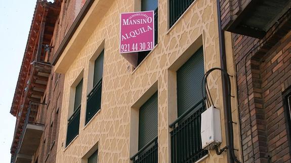 Anuncio de vivienda en alquiler en Segovia.