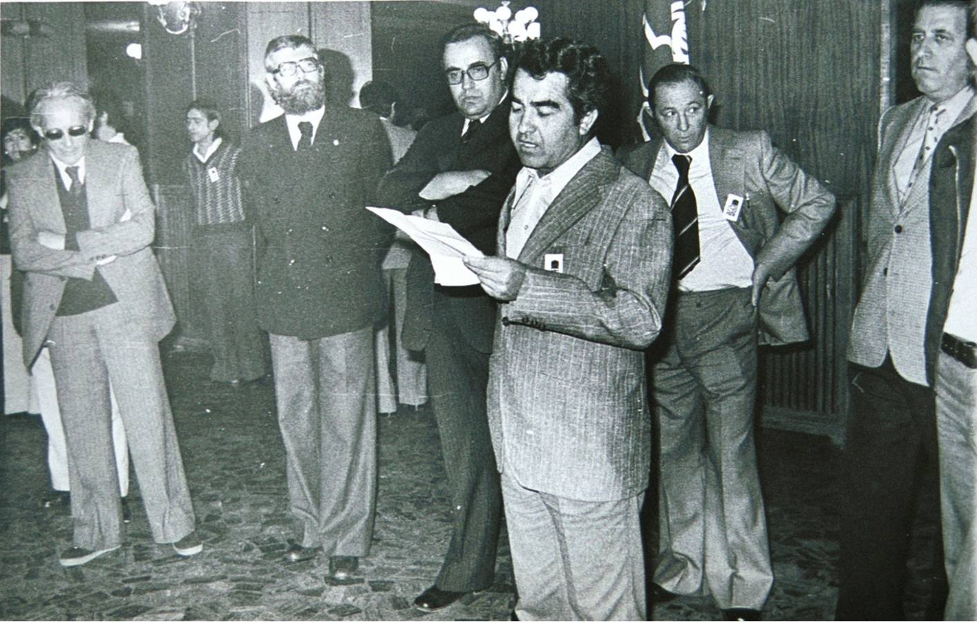 Presentación de candidatos del PSOE a las elecciones generales de 1977 en el Hotel Felipe IV.