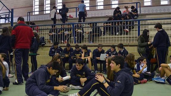 Alumnos de tercero de Secundaria en el colegio de Lourdes, durante la clase de Bioef.
