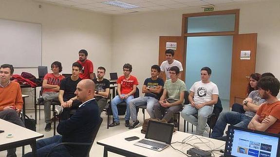 Los alumnos, en su centro universitario.