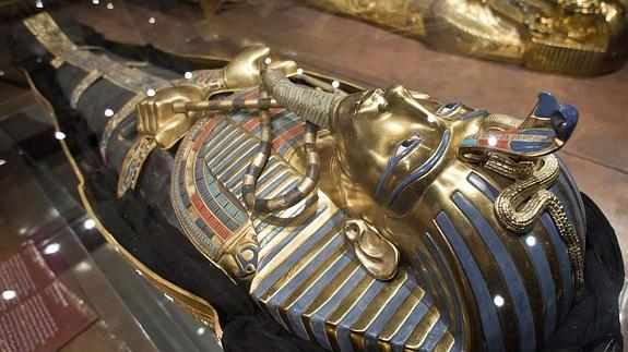 Réplica de la máscara funeraria de Tutankamon