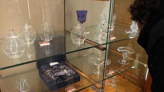 Colección puesta a la venta en el mercado de Semana Santa de 2012.
