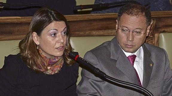 Cristina Vidal y Alfredo Blanco, durante el pleno. 