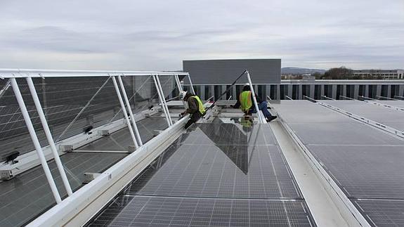 Instalación del lucernario. EL NORTE