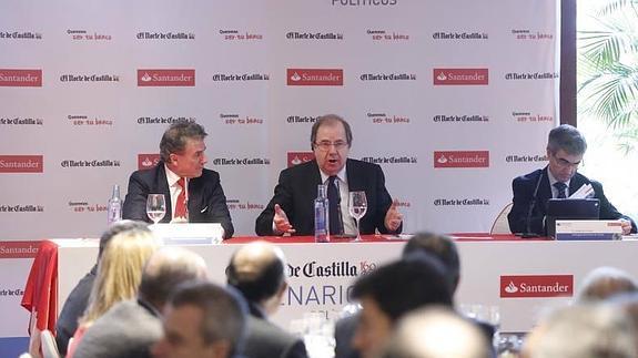 Enrique García Candelas, director del Banco Santander, Juan Vicente Herrera, presidente de la Junta de Castilla y León, y José I. Foces, subdirector de El Norte de Castilla.