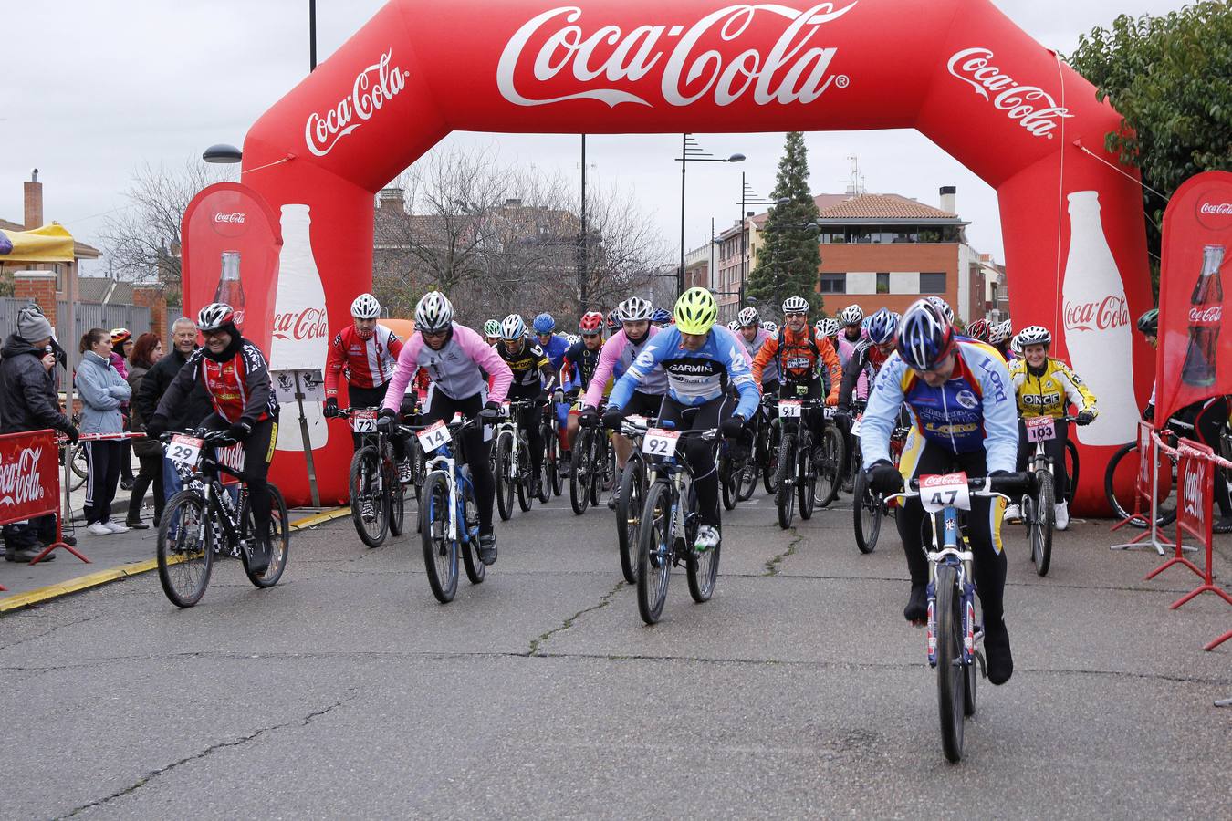 Momento de la salida a la carrera de BTT. 