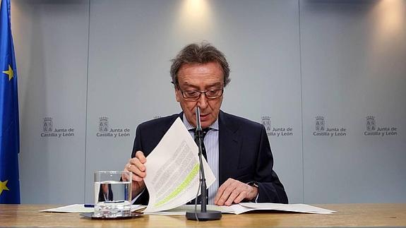 El consejero de la Presidencia y portavoz de la Junta, José Antonio de Santiago, durante la rueda de prensa posterior al Consejo de Gobierno de Castilla y León. 