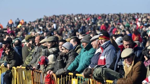 Aficionados en la cita de 2012, también en Madrigal.