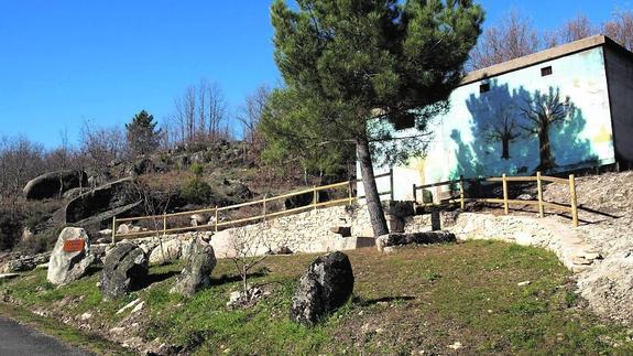 Zona de recreo denominada Fuente El Pino donde se ha colocado el hidrante para las tanquetas contraincendios. 