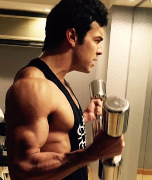 Mario Casas entrenando