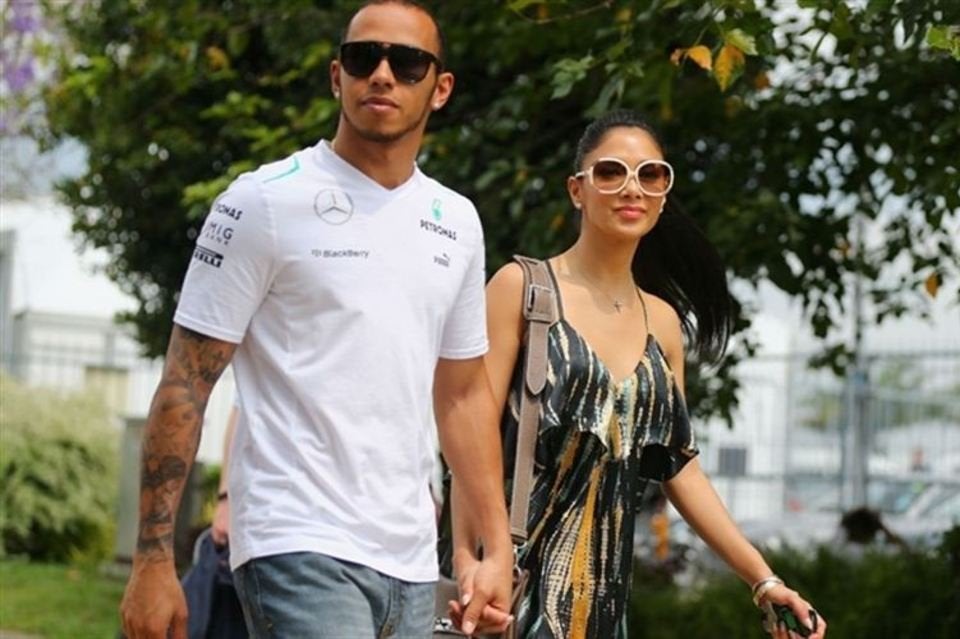 Lewis Hamilton con su novia Nicole Scherzinger