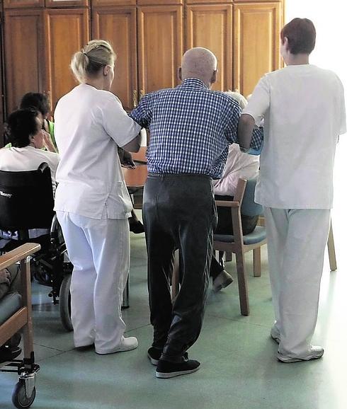 Los enfermos de alzheimer de casi toda la provincia recibirán asistencia a domicilio
