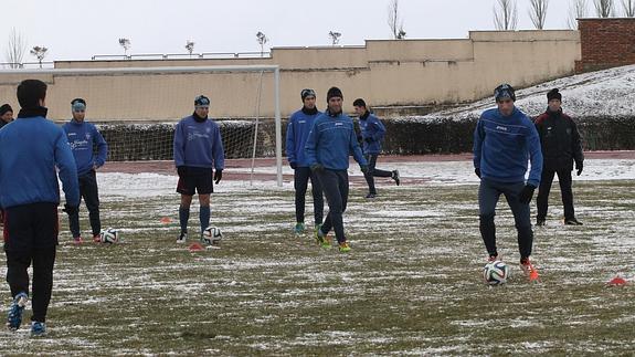 Momento del entrenamiento de la Segoviana de este sábado. 