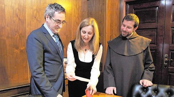 La Santa de las cartas ya tiene su sello