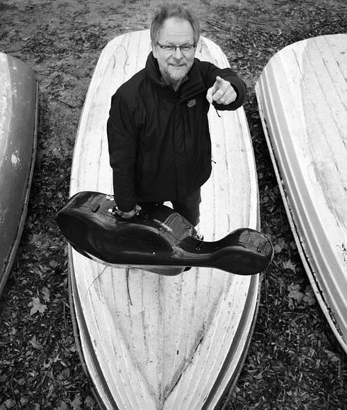 Frits, un marinero en tierra que echa de menos la paz de la navegación a vela. 