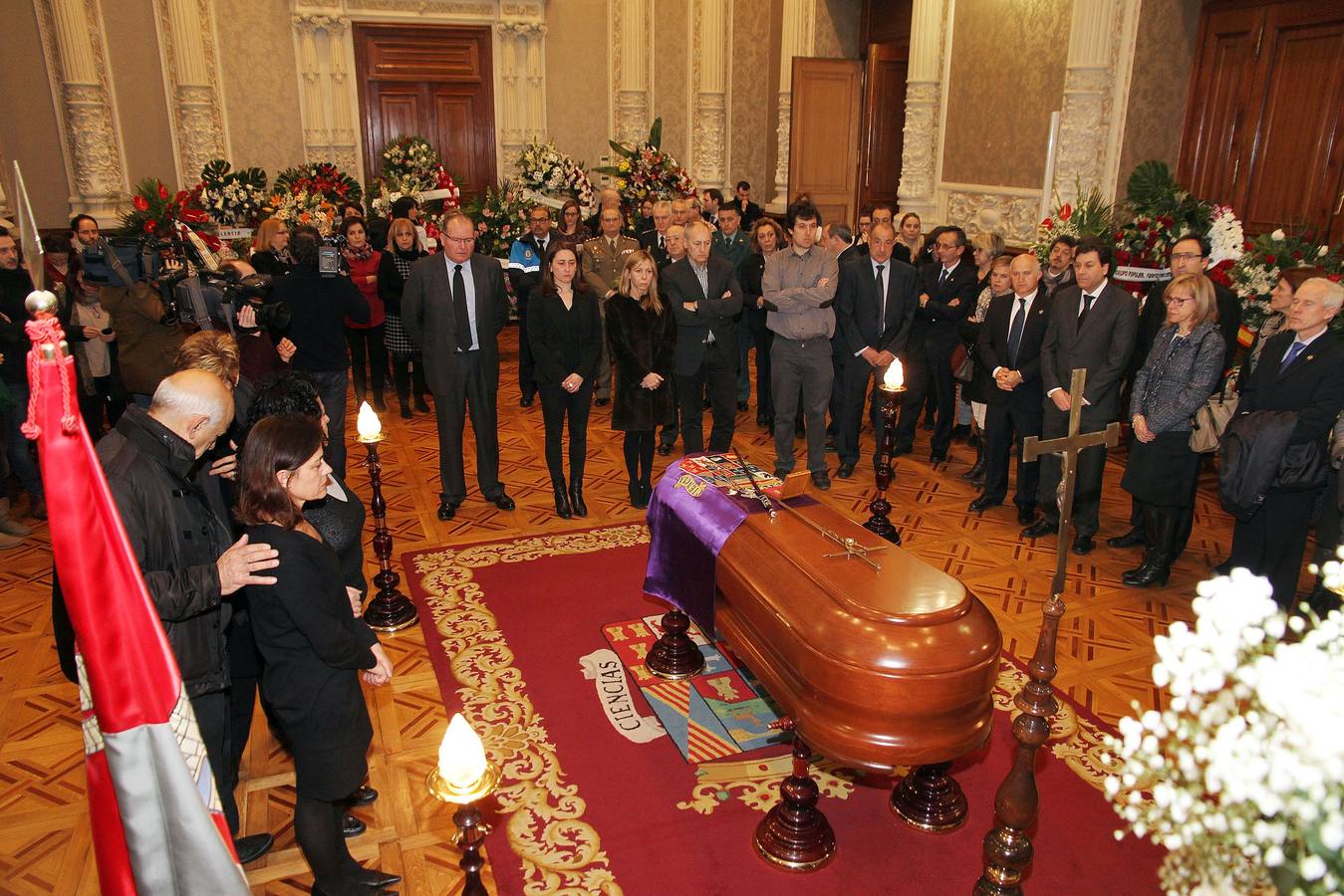 Capilla ardiente del presidente de José María Hernández, en el Salón de Actos de la Diputación.