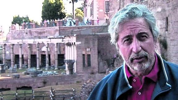 Agustín Remesal durante un rodaje del documental en Roma. 