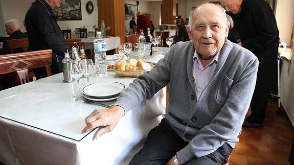 Miguel Sobrados, ayer en el comedor de la Residencia Sacerdotal de Segovia.