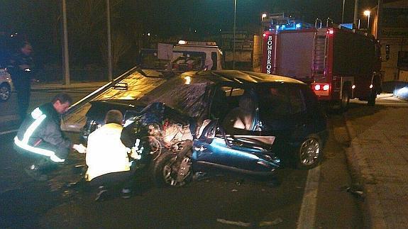 Unos de los vehículos implicados en el accidente.
