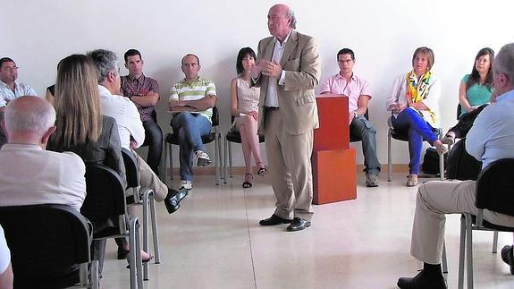 El presidente de la Fundación Santa María la Real, José María Pérez ‘Peridis’, en un acto de promoción de las Lanzaderas de Empleo.