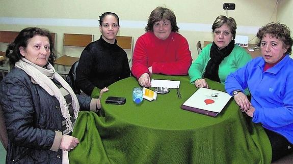Mercedes Seco, Ana Luisa Reinosa, Cristina Cabo, Soco Pérez y Pilar González. 