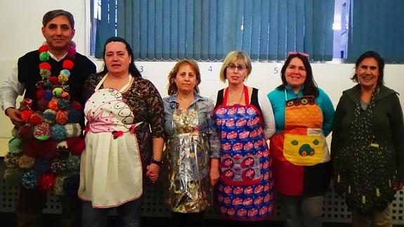 Participantes en el concurso de delantales.