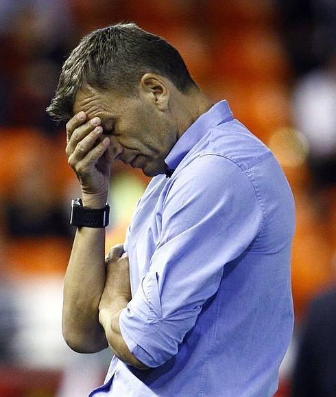 Miroslav Djukic, durante un partido con el Valencia en diciembre de 2013.