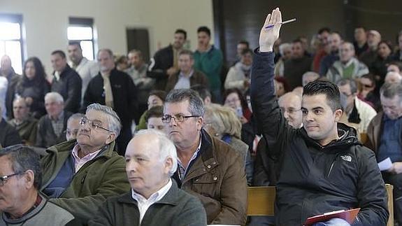 Las entidades locales de la Reserva Regional de Caza ‘Sierra de la Culebra’ subastan públicamente los permisos de caza mayor correspondientes al cupo de propietarios en la decimonovena edición de la cita. 