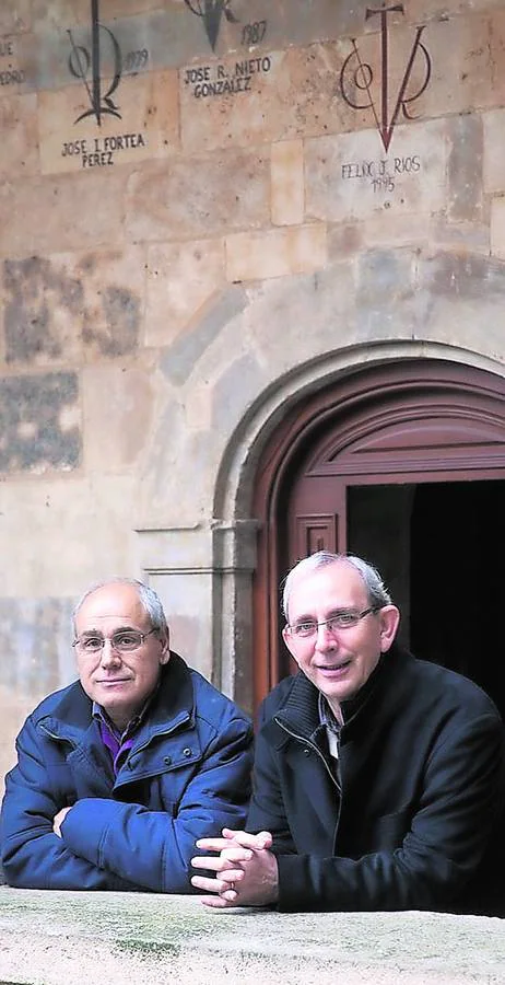 El equipo de la Universidad de Salamanca liderado por Julio Borrego, a la izquierda, y José Antonio Bartol. 
