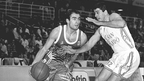 Lalo en un partido contra el Caja San Fernando