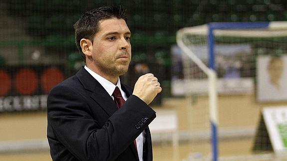 El entrenador del Segovia Futsal, Diego Gacimartín, durante un partido. 