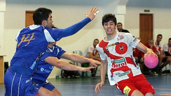 David Fernández, durante un partido reciente del Nava. 