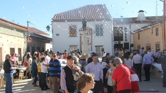 Los vecinos de Gotarrendura celebra el 500 cumpleaños de Santa Teresa. F.G. MURIEL