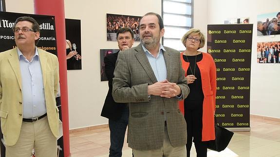 Inauguración de la exposición 'Un año en imágenes' en Cantalejo. 