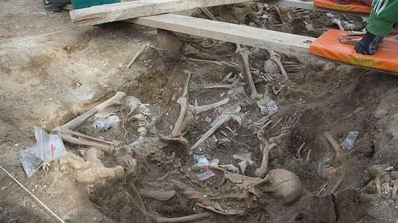 Fosa común en Estepar, Burgos. 