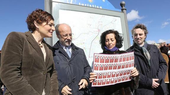 Mayte Martínez, Javier León de la Riva, Mercedes Cantalapiedra y el vicepresidente del Colegio de Médicos.