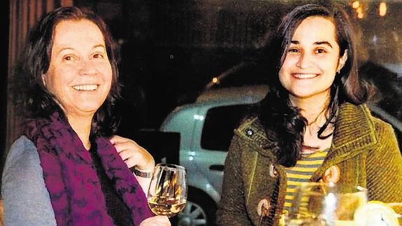 Montserrat González y Triana Martínez.