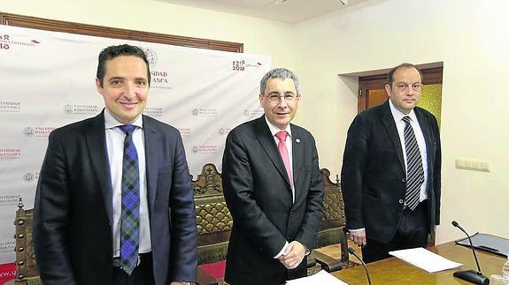 Juan Manuel Corchado, José Ángel Domínguez y Miguel Ángel González León detallaron los objetivos del nuevo plan. 