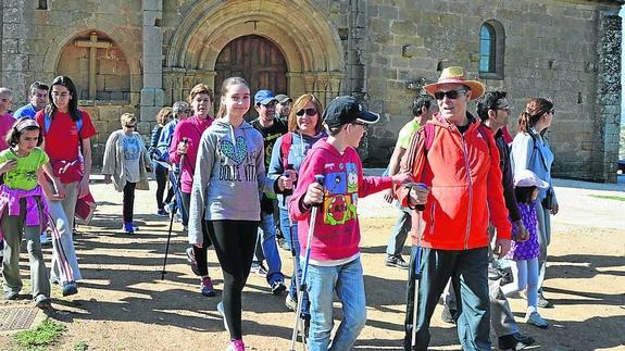 Los participantes pudieron disfrutar de la belleza arquitectónica y natural del entorno de Hinojosa de Duero, en plenas Arribes del Duero salmantinas. 