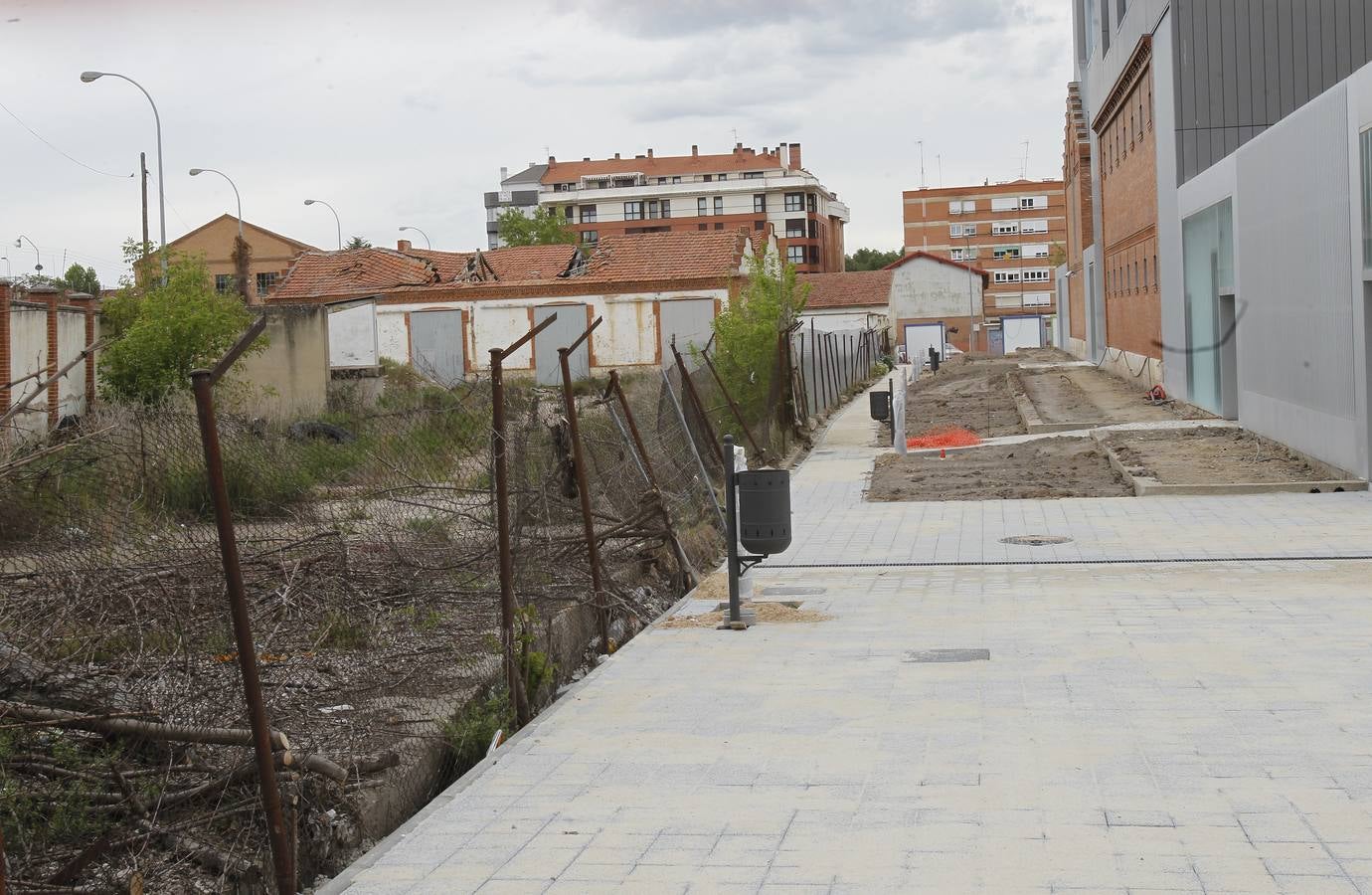 Edificios situados junto a la cárcel, que presentan gran deterioro.