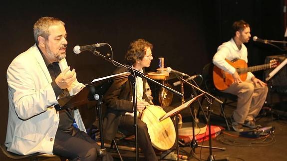 Aganzo, Pombo y Cebrián en la presentaicón del libro en Valladolid. 