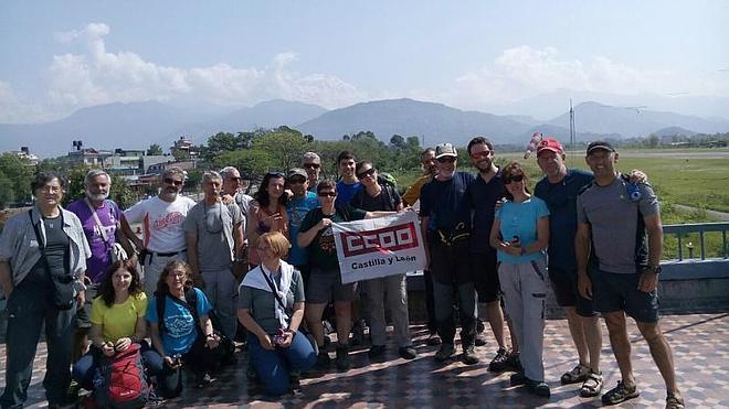 Los senderistas vallisoletanos ya están en la capital nepalí a la espera del vuelo de vuelta