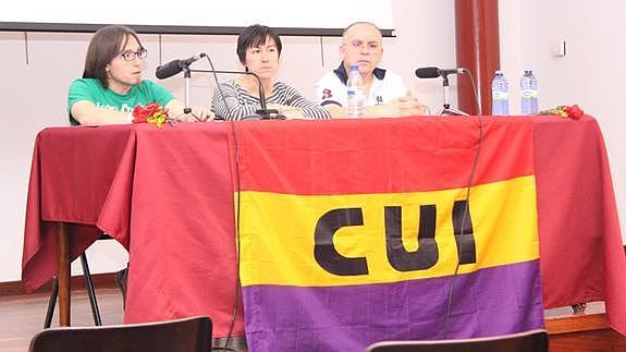 López, Herranz y González presentan el programa de CUI. F.G. MURIEL