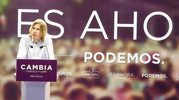 Pablo Fernández durante su intervención en el acto de Podemos en Valladolid.