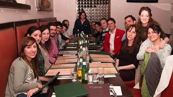 Los vallisoletanos, durante la comida 