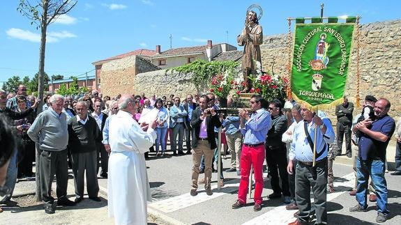 Torquemada celebró con todos los honores a San Isidro, que coincidió con el centenario de la asociación.