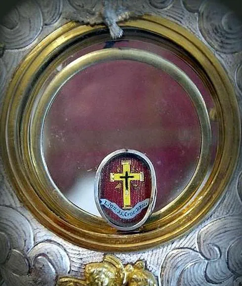 Reliquia con un fragmento de la Cruz del Señor, tradicionalmente conocido como ‘Lignum Crucis’. 