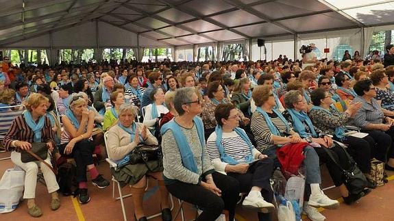 Participantes en el encuentro provincial de las Aulas de Manualidades.