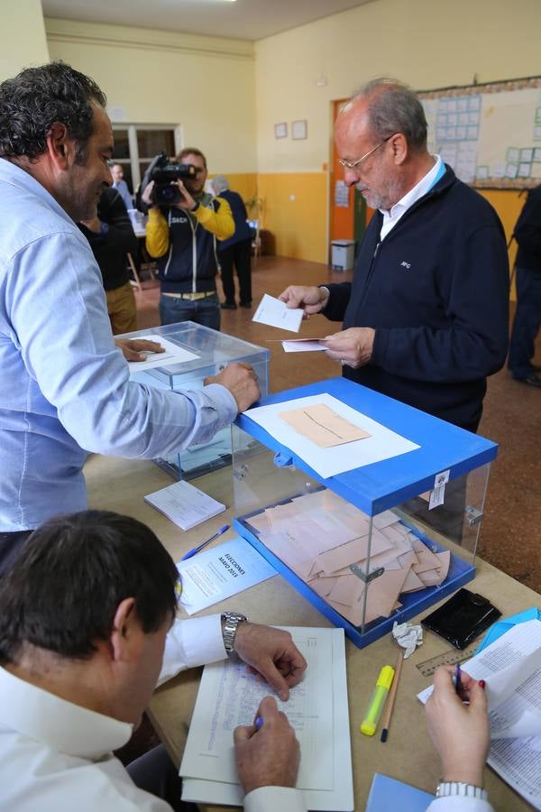 De la Riva, en el momento de emitir su voto 