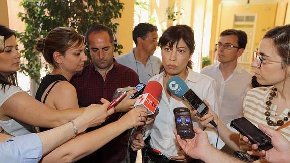 Ana Redondo, portavoz del PSOE, a la salida de la reunión con Valladolid Toma la Palabra. 
